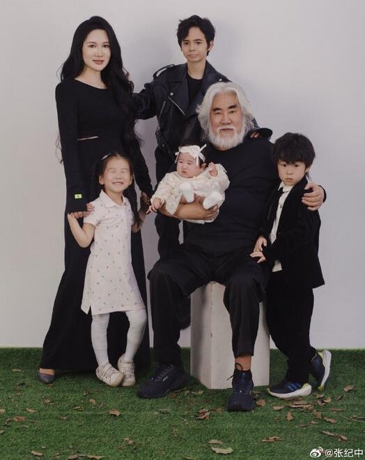 张纪中回应前妻喊话 称将倾尽一切守护家