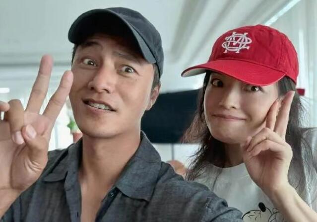 陈坤当面祝福舒淇执导新片入围威尼斯 舒淇高兴到手舞足蹈